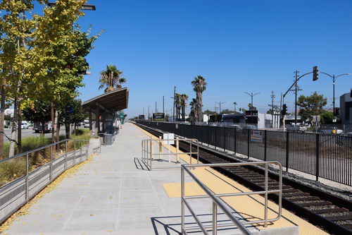 burbank_airport_north28